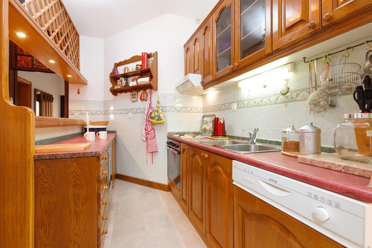 Villa Rosa Каштела Экстерьер фото