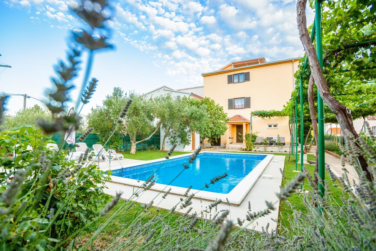 Villa Rosa Каштела Экстерьер фото